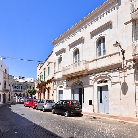 אוסטוני Palazzo Greco - Luxury Apartments With Sea-View מראה חיצוני תמונה
